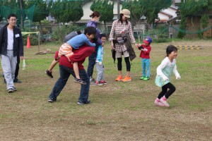 ６お兄さんと遊ぶ